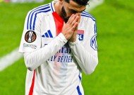 开云体育-赛地聚焦——法甲转会期热度飙升；金州勇士再遭质疑；球迷炸锅；球队文化再被提及的简单介绍